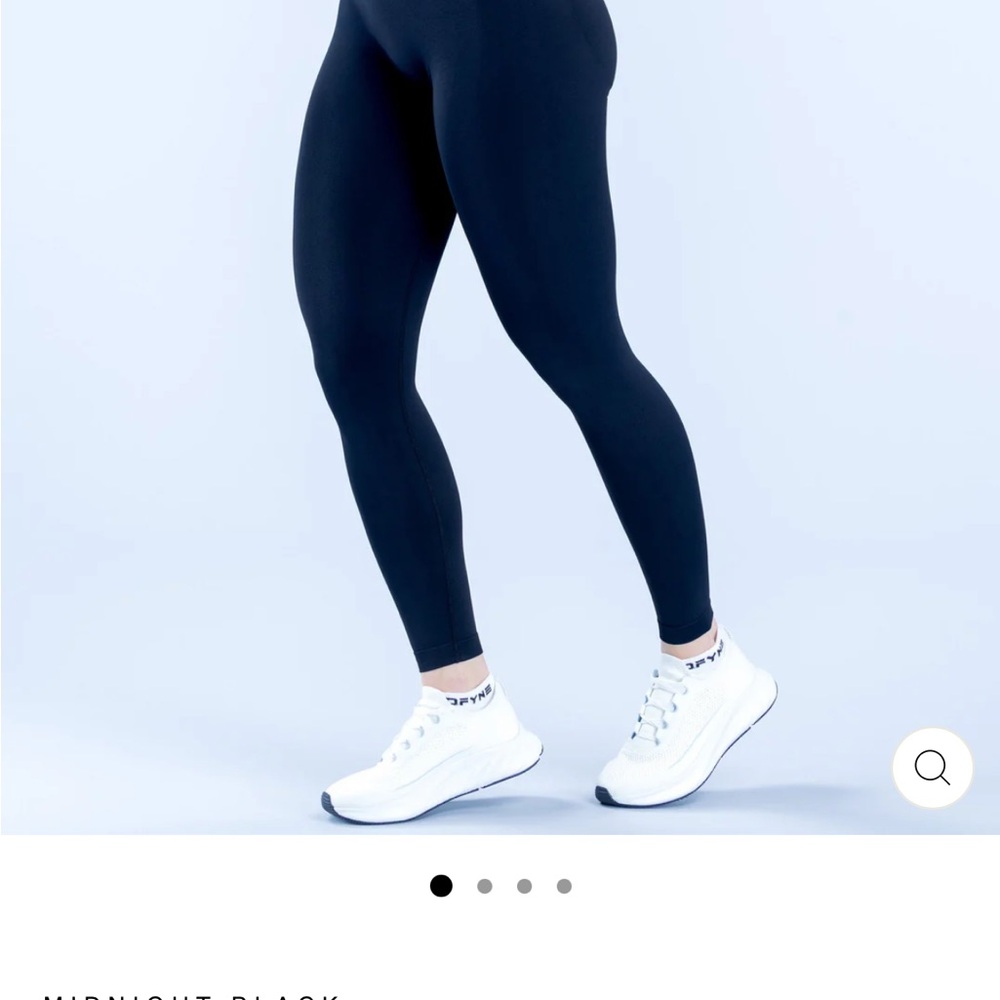 DFyne dynamic black leggings size small